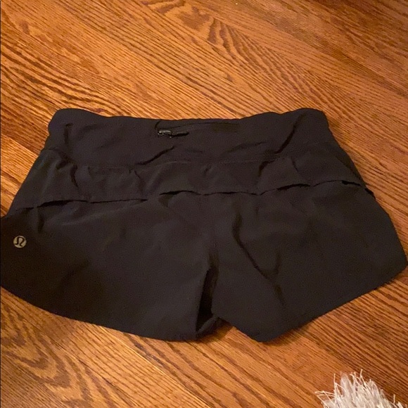 TRADE??? Black Lululemon short 2.5 speed up shorts - Picture 4 of 4